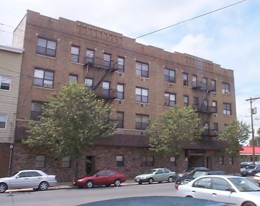 BRIGHT 2BD 4TH FL APT - 2 BR The Heights New Jersey