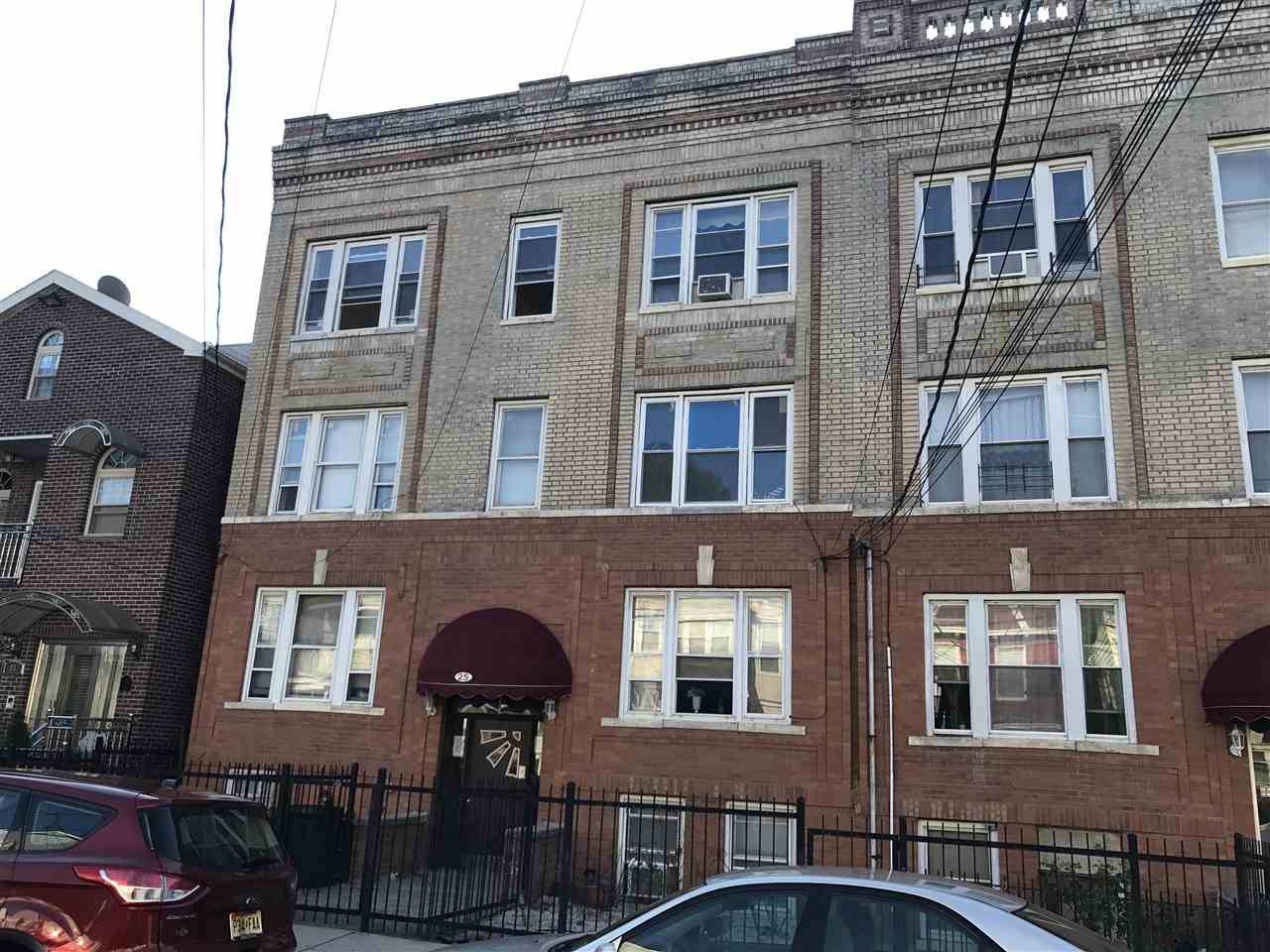 Bright 2bed 1 bath in the heard of Journal Square - 2 BR Journal Square New Jersey