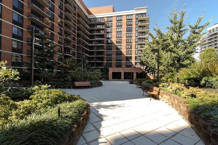 Luxury 700 Grove large true 2br/2ba courtyard facing home with balcony and NYC views