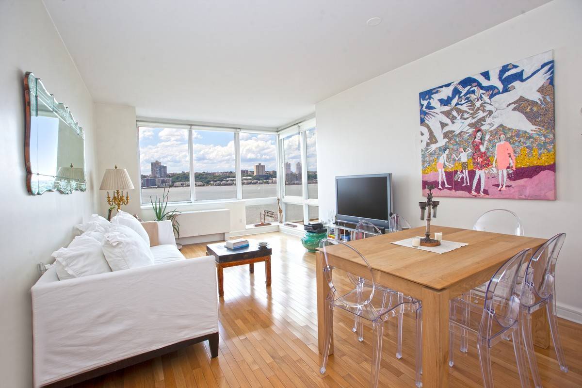 High Floor 1 Bedroom 1 Bath with Spectacular Hudson River views