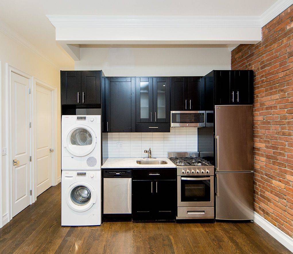 No Fee Rarely Available Convertible Five Bedroom Apartment with Two Full Bathrooms in Gramercy - Patio and Washer/Dryer in Unit