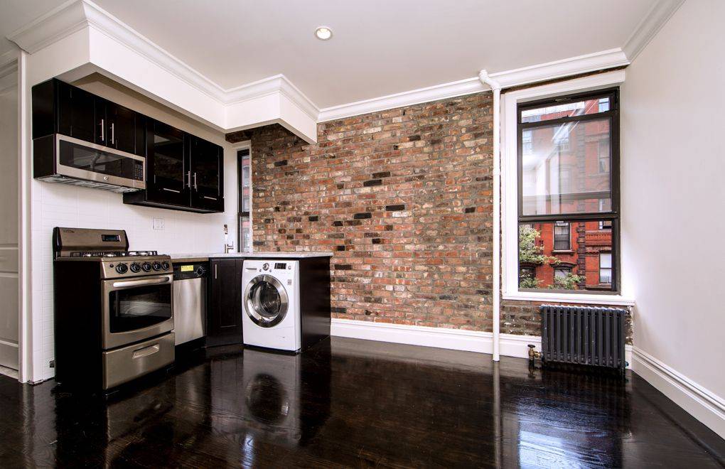 No Fee Luxury Two Bedroom Apartment for Rent in East Village near NYU