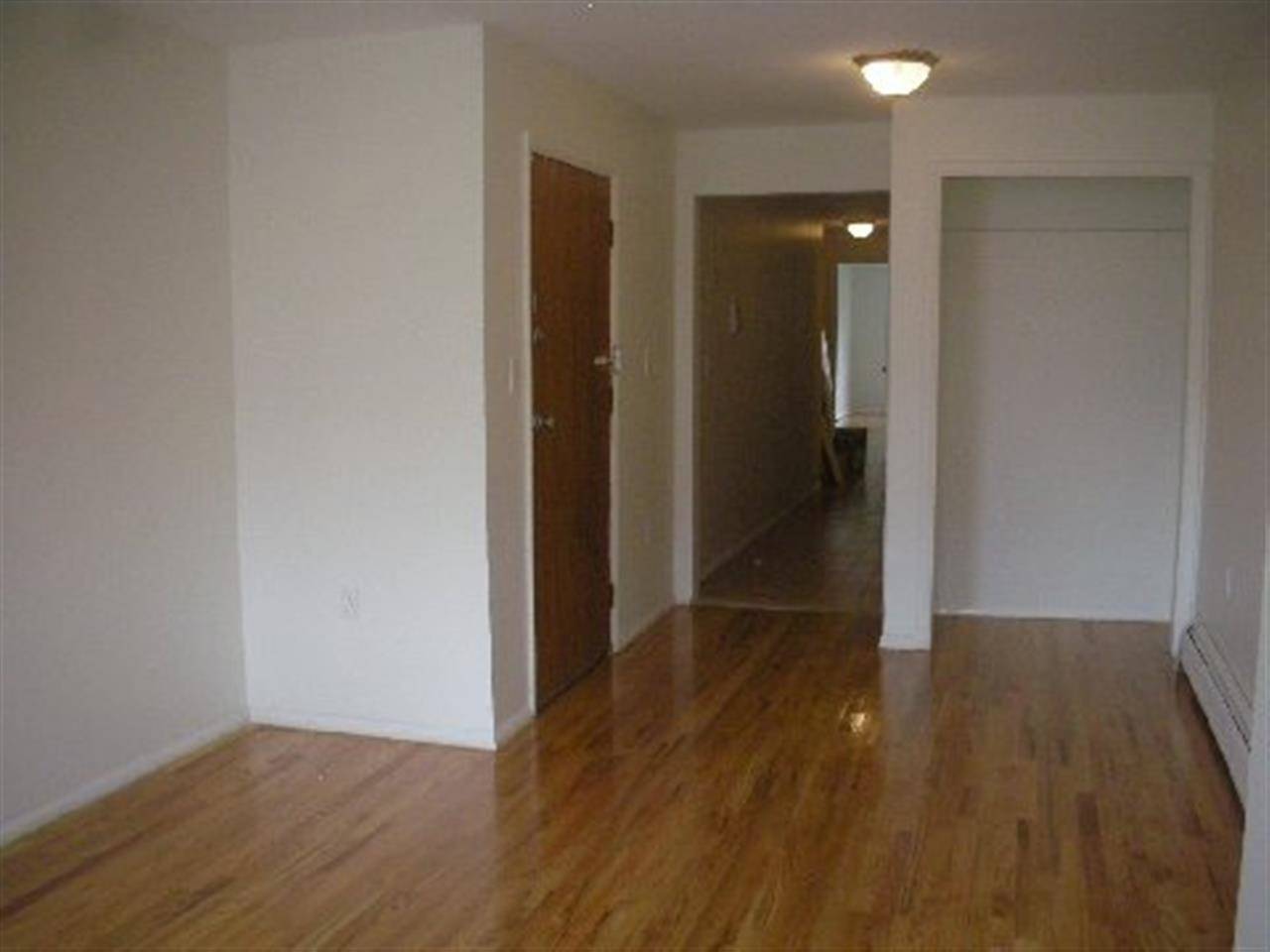 **FEE PAID**GREAT DEAL** AMAZING 2 BEDROOM IN DOWNTOWN JERSEY CITY