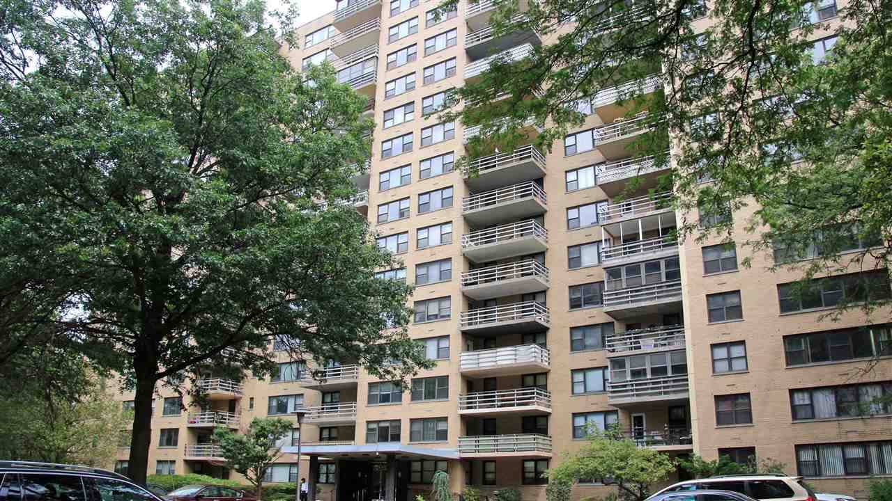 THIS IS A LARGE 2 BEDROOM - 2 BR Condo New Jersey