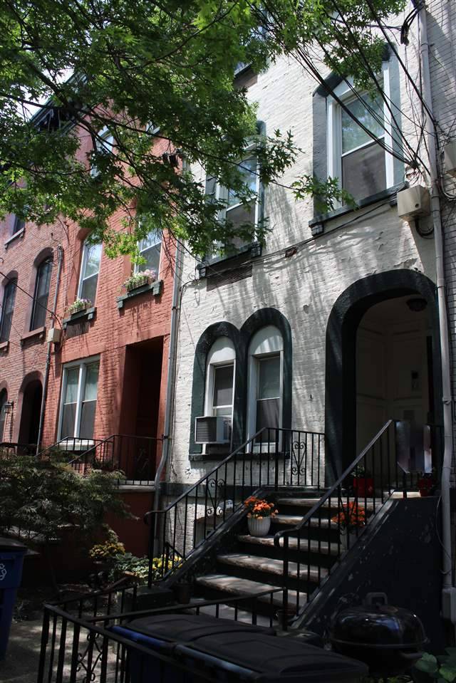 Beautiful brownstone that offers an open layout with 1Br and 1Ba in downtown Hoboken