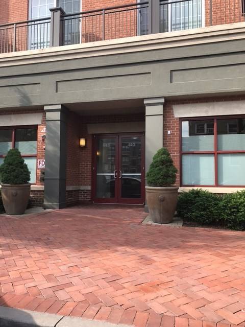Live the life in this spacious and bright 2 BR - 2 BR Condo New Jersey