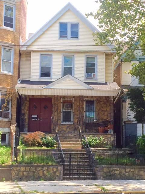 Decent 2F house in Kennedy Blvd with attic and basement