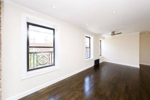 STUNNING  3 BEDROOM! BRAND NEW GUT RENOVATED!! WASHER/ DRYER IN UNIT!! UPPER EAST SIDE!!