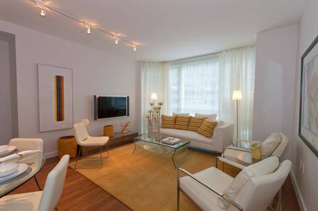 Midtown West, 2 Bedroom 2 Bathroom, Full Service Luxury Building, Dining Area, Washer and Dryer, Great Closet Space, Swimming Pool, No Fee
