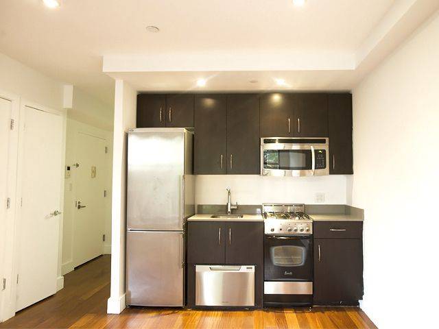LOVELY 2 Bed/1 Bath apartment - charming building in the East Village!!