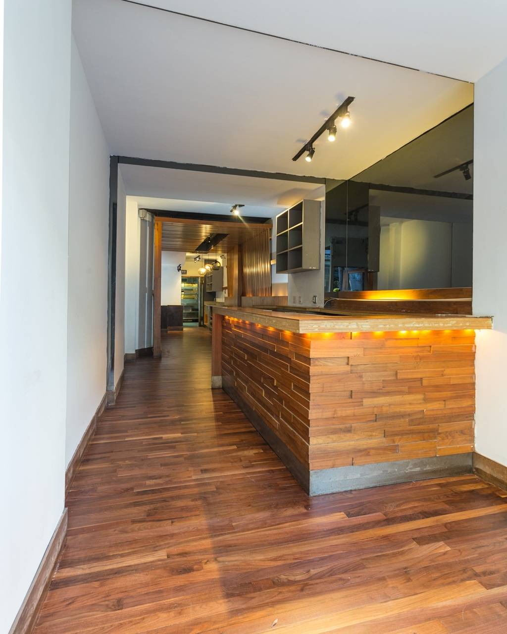 Vented Restuarant Space in West Village w/ Full Kitchen
