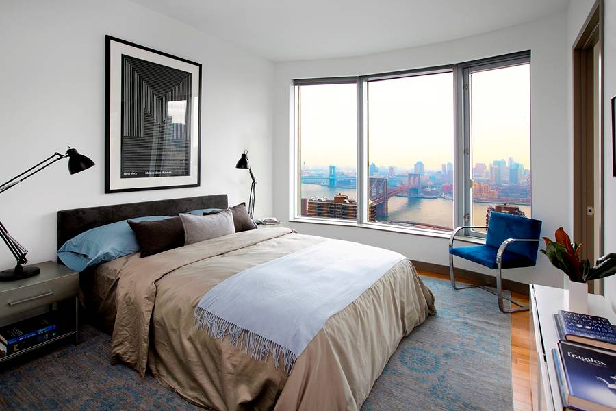 Huge FIDI 2 BED with a starling VIEW! CRAZY AMENITIES!!