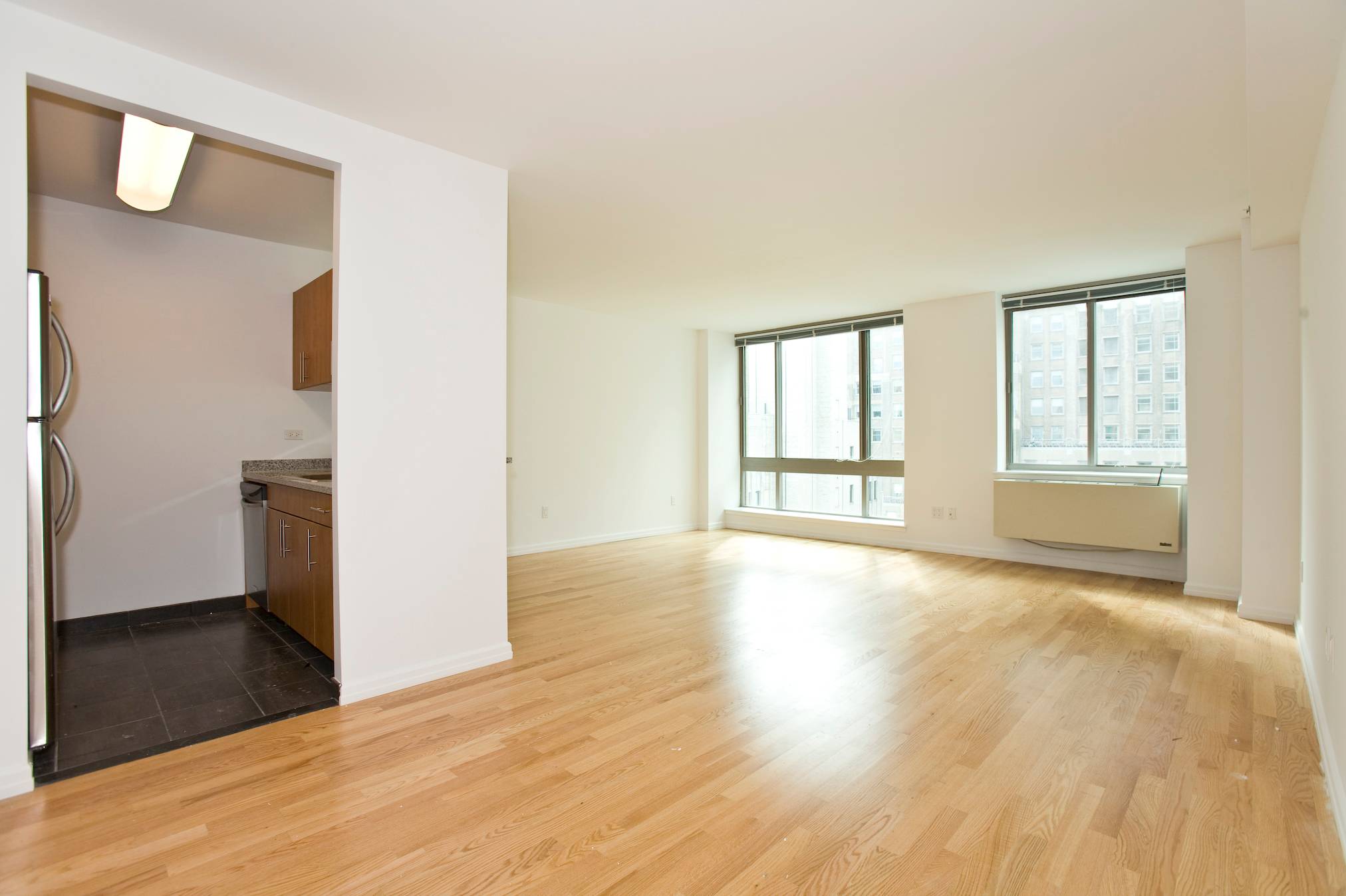 NO FEE + 1 MONTH FREE: Huge One Bedroom, Top of the Line Amenities, Steps from South Street Seaport!!
