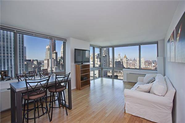NO FEE + 1 MONTH FREE: Financial District, Corner One Bedroom, Amazing Views!!