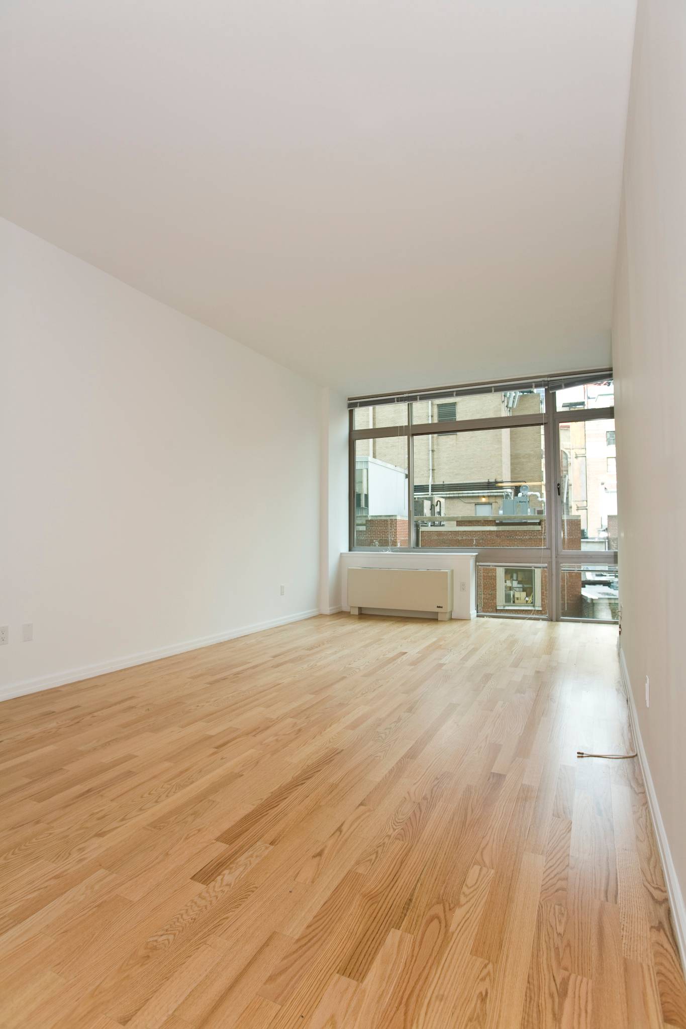 NO FEE + 1 MONTH FREE: One Bedroom Two Full Bathrooms, Financial District, Massive Space!!