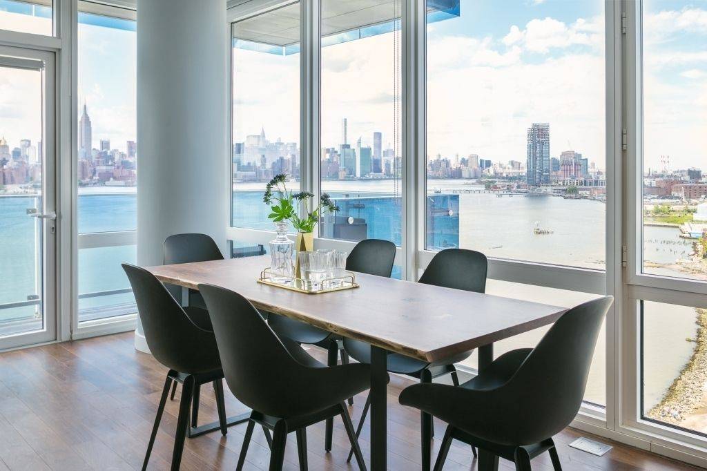 Prime Williamsburg,  Luxury 3br on the Water. Views of the NYC Skyline.