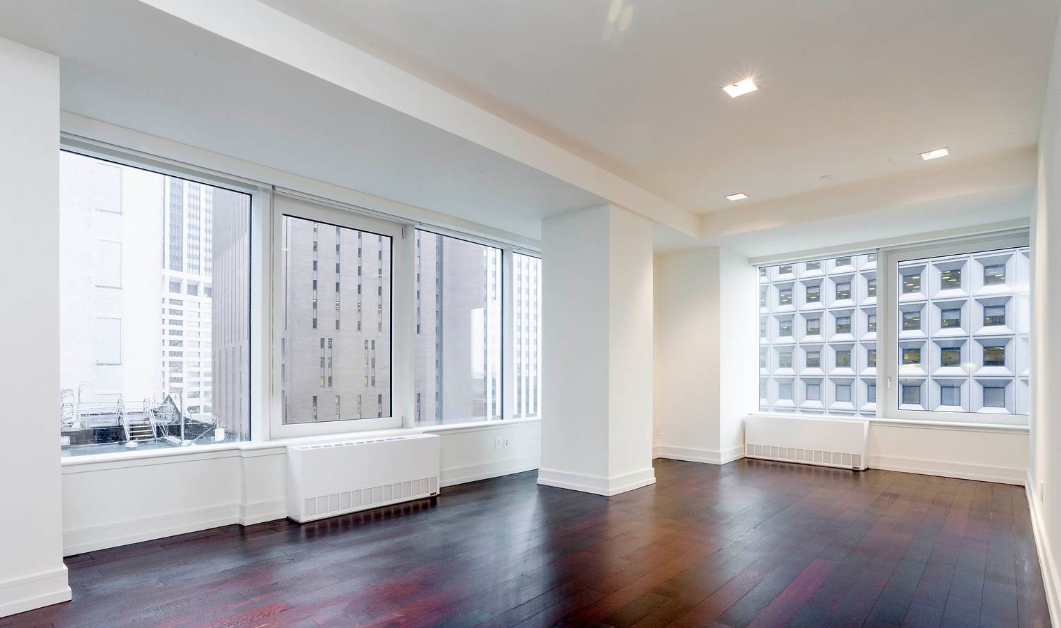 No Broker Fee !  Elegant And Sophisticated 1 Bedroom  <> Financial District...
