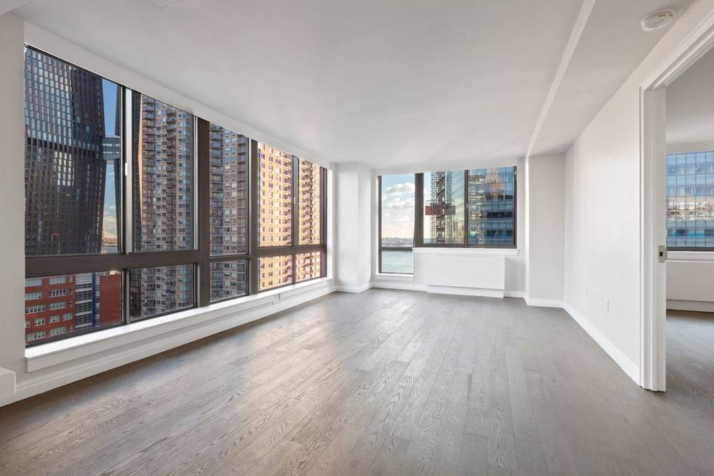 LUXURY BRAND NEW 2BR/2BATH APT **THE PERFECT MIDTOWN EAST LOCATION