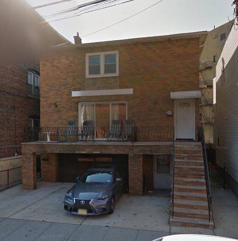 2 story frame apartment house with 5 units - New Jersey