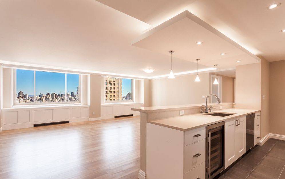 No Broker Fee + 1 Month Free Rent!!!   Limited Time Only!!!   Gorgeous Upper West Side 3 Bedroom Apartment with 3 Baths featuring a Swimming Pool and Rooftop Deck