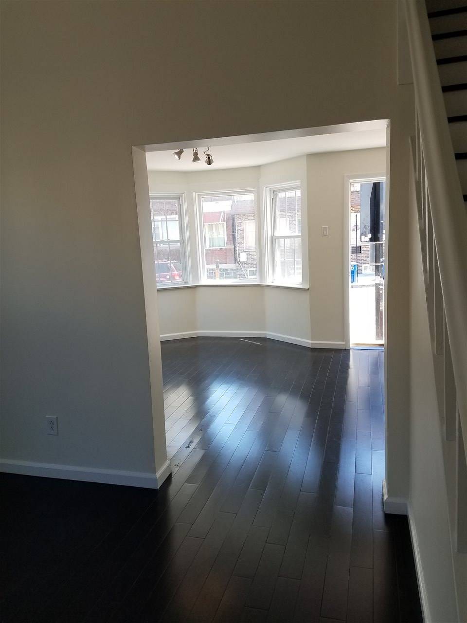 Completely renovated - 1 BR New Jersey