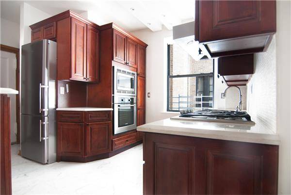 Rare Luxury Upper West Side 3BR/3BA with Chef's Kitchen