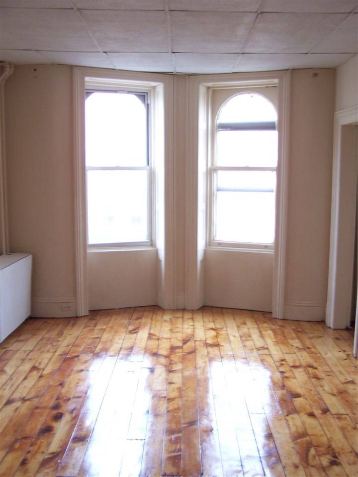 ***GREAT DEAL***MUST SEE***HUGE UPTOWN 7 ROOM APT - 2 BR New Jersey
