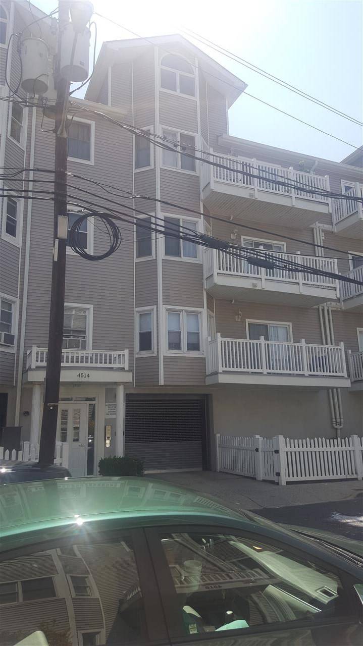 CATHEDRAL CEILING 2 BEDROOM 2 BATHS 1 PARKING 1 - 2 BR Condo New Jersey