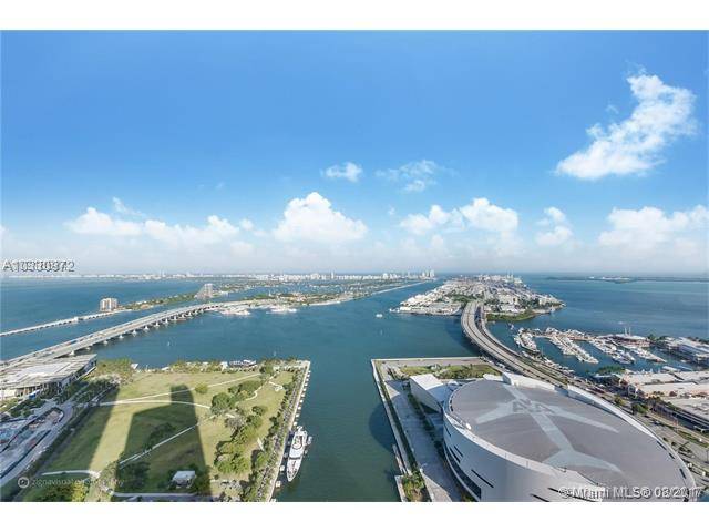 Breathtaking panoramic views of Biscayne Bay - Marina Blue 2 BR Condo Brickell Miami