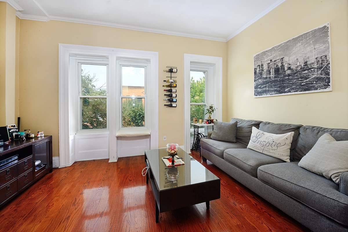 Exceptional 1BD on one of the most sought after blocks in town near the Path