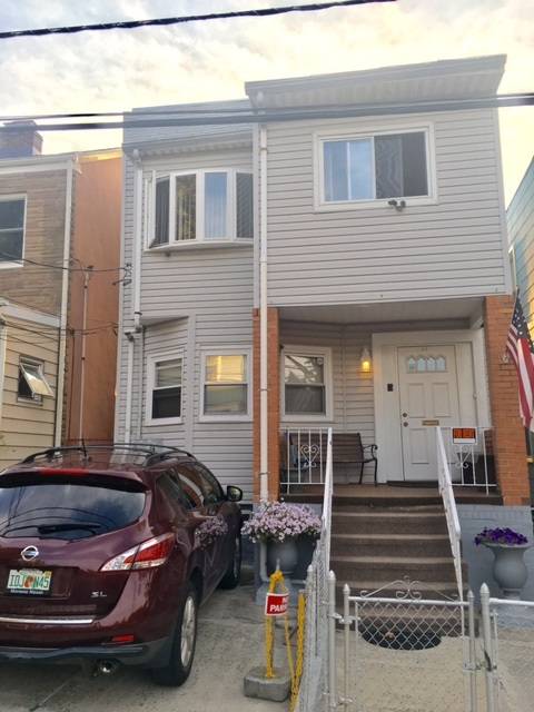 3 Blocks to Path Station - 2 BR New Jersey