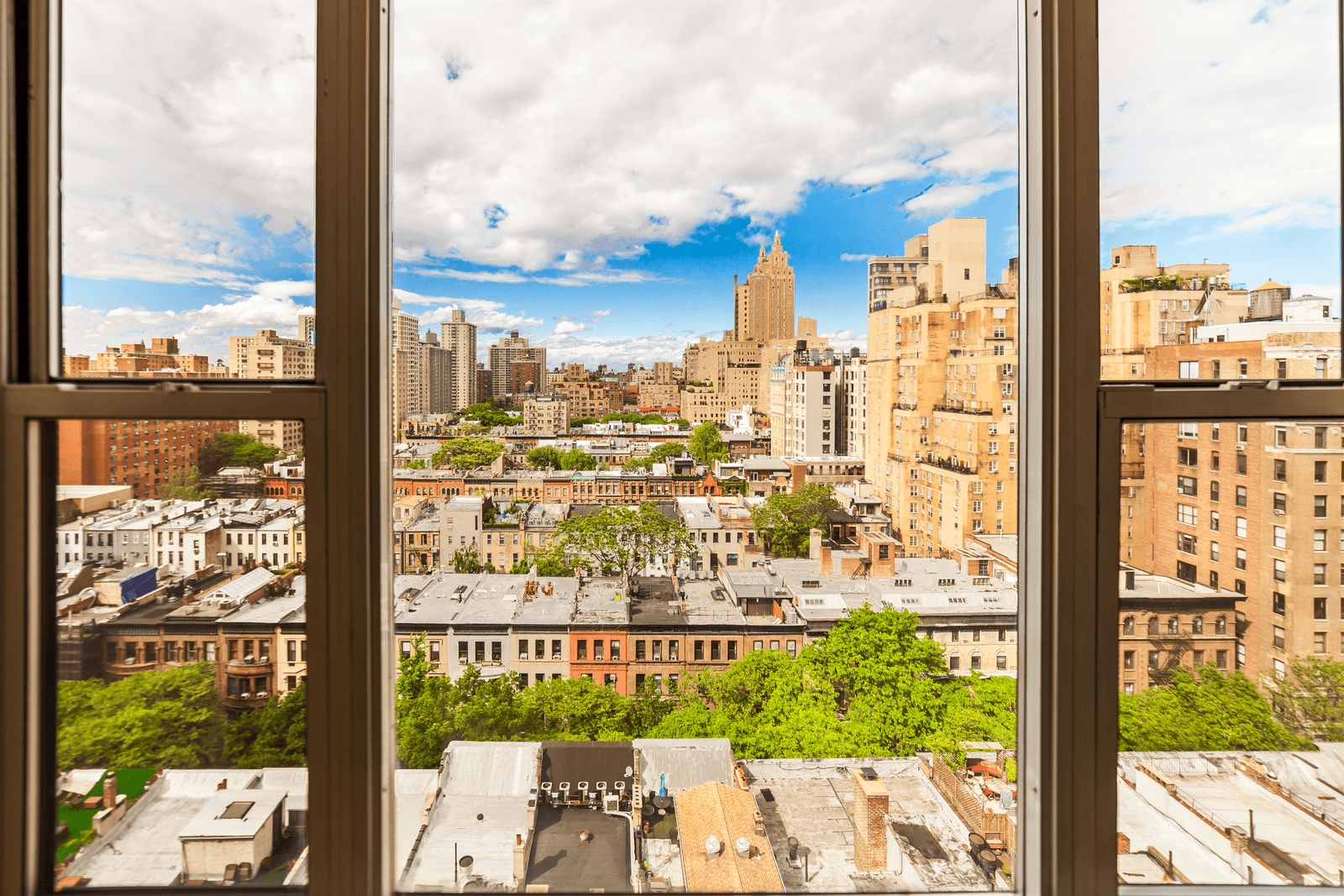 Price Drop ! UWS  3BR/3.5Bths  by Central Park Superb Renovation,  Bright Quiet Hi-Floor. Open Views, White Glove Service, Gym, Amazing Roofdeck, Children's Playroom and Pet Spa