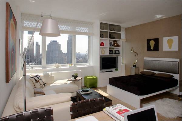 No Broker Fee!!!   Limited Time Only!!!   Fabulous Flatiron Studio Apartment with 1 Bath featuring a Gym and Rooftop Deck