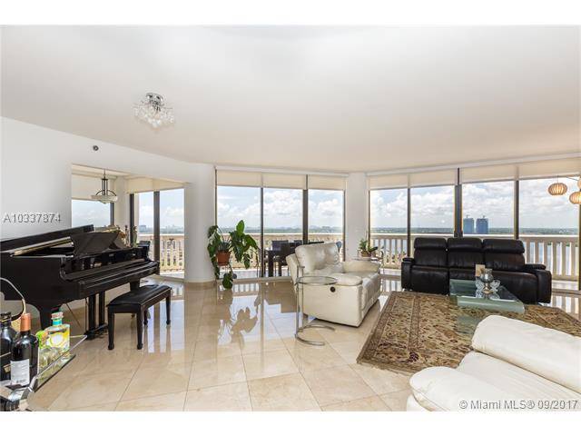 Stunning corner unit with 180 degree view of the ocean