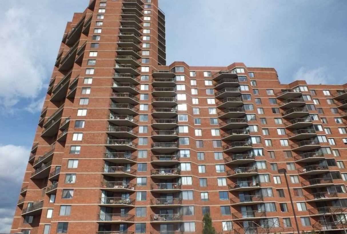 Well maintained 2BR/2BTH popular 1361 sq - 2 BR Condo New Jersey