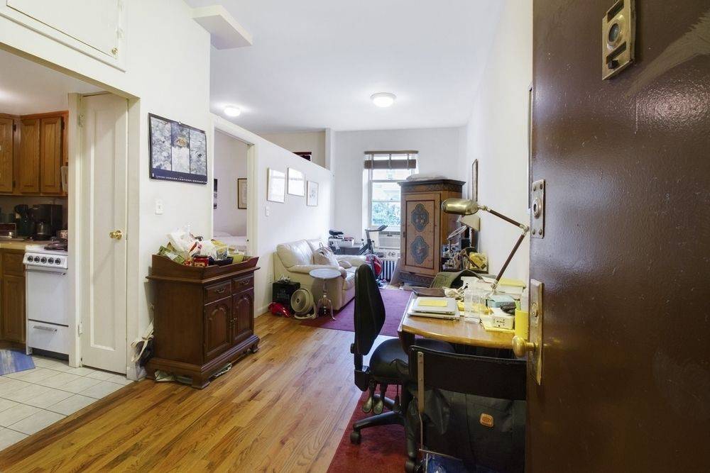 Upper West Side: Charming 1 Bedroom on 85th St