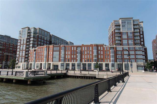 Luxury 1BR/1.5BA Penthouse at Maxwell Place