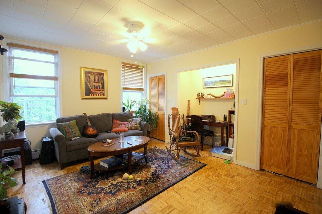 Spacious and sunny apartment close to the Grove St PATH station in Downtown Jersey City