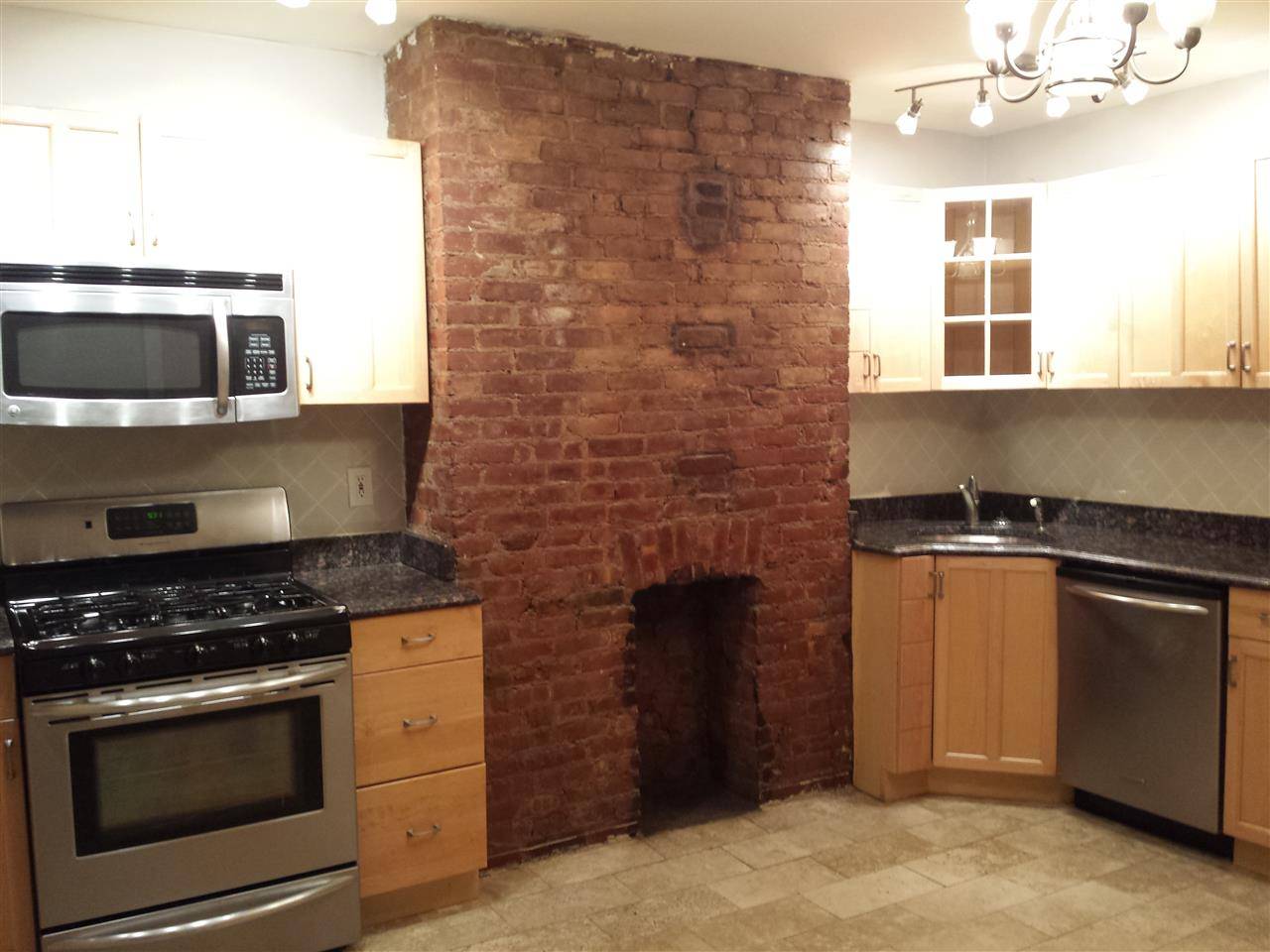 2bedrooms (1 bedroom plus den that can easily be a 2nd bedroom) 1 bath in the historic downtown Jersey City Village area
