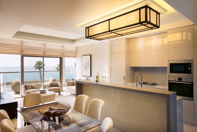 Palm Jumeirah Luxury Hotel Apartment 3 BR in Dubai UAE