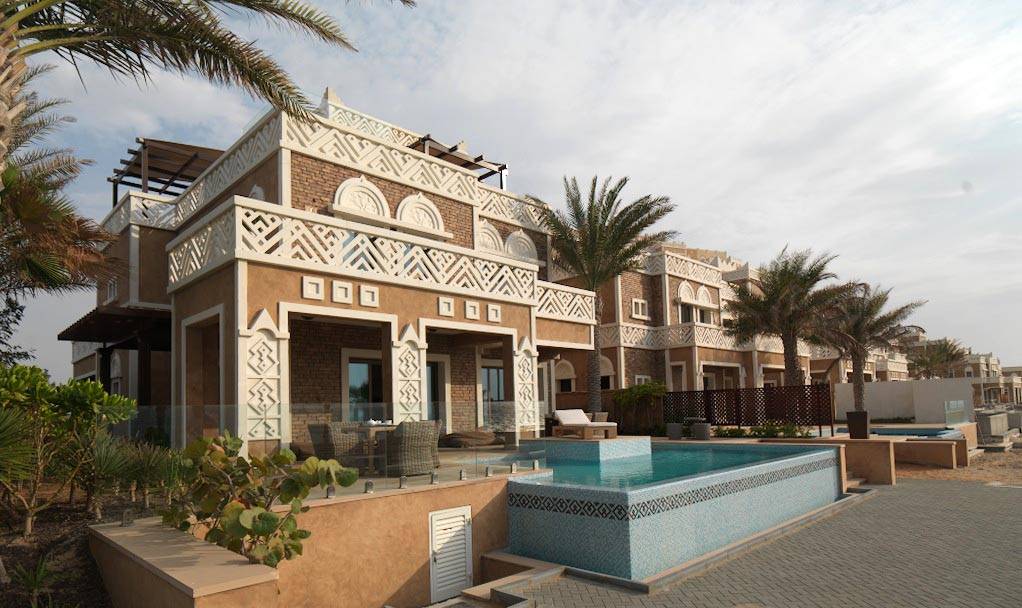 Palm Jumeirah Luxury Villa 4 BR in Dubai UAE