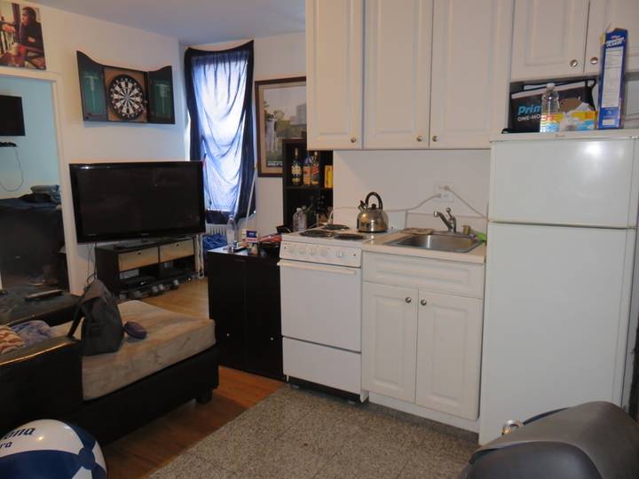 Beautiful 2 Bedroom Apartment in Little Italy!