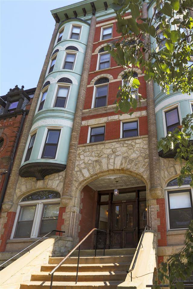 Welcome home to this charming elevator building located 1 short block from historic Van Vorst park