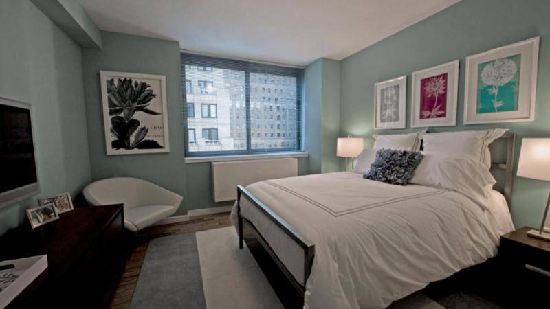 No Fee CONVERTIBLE Two Bedroom in Financial District Luxury Highrise with POOL!