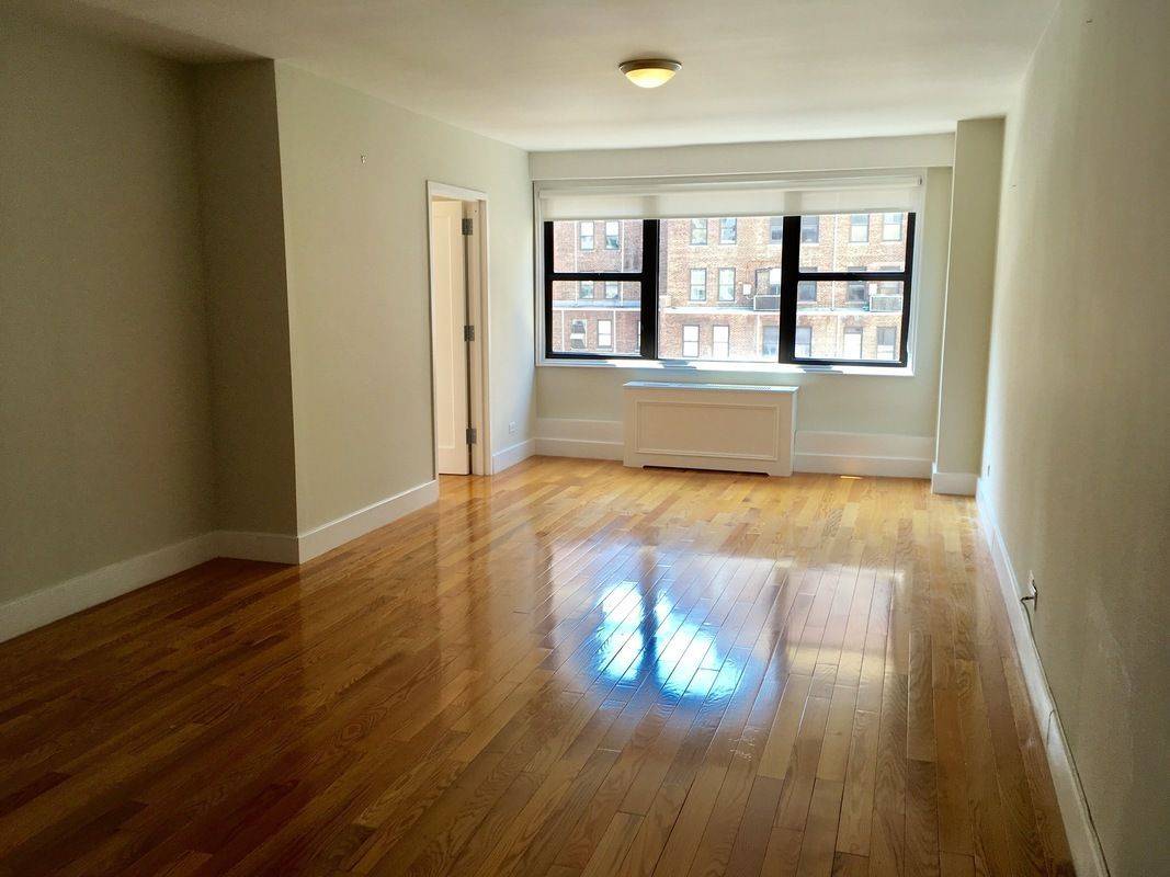 SPACIOUS 2 BED | 1 BATH RENOVATED APARTMENT IN MURRAY HILL