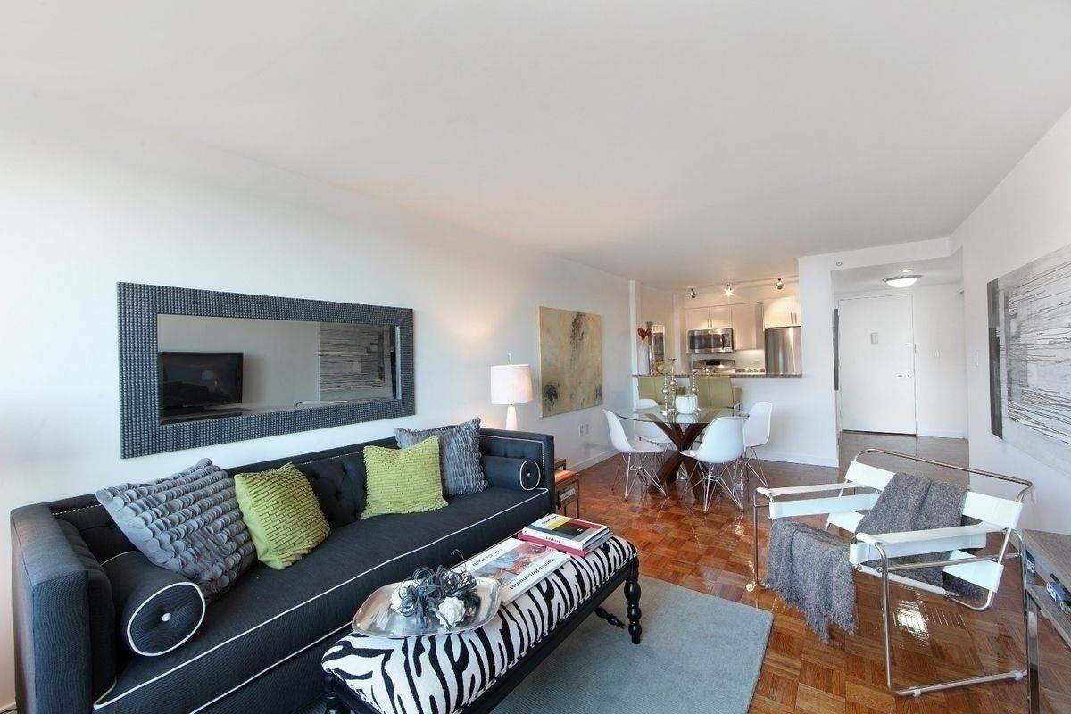 Best Value, No Fee, 1 bed Apartment in Luxury Upper West Side Building