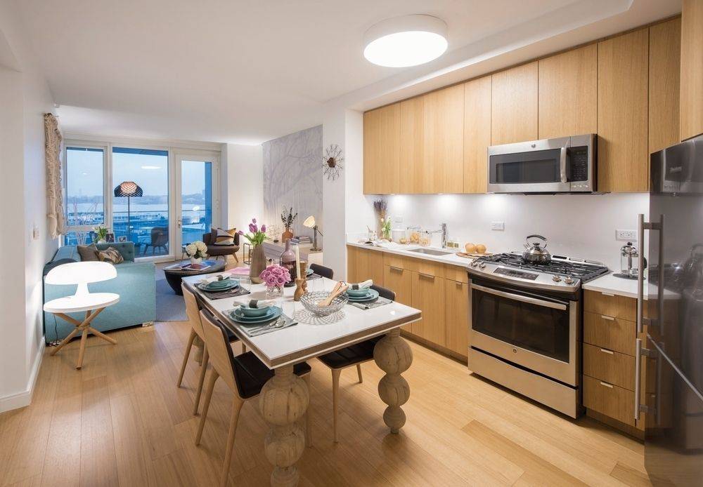 Hell's Kitchen No Fee Luxury Large Studio with a Terrace