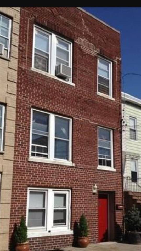 2 bedroom 1 bath newly renovated available ASAP - 2 BR New Jersey