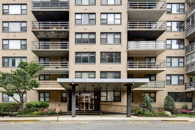Generously sized 2 bedroom/2 bath corner condo located in the highly sought after St