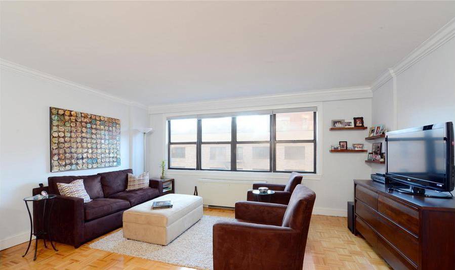 Fantastic Kips Bay Studio with TONS of Storage and Modern Kitchen!